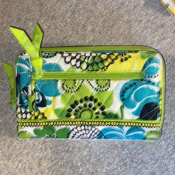 LOW START Vera Bradley double sided wallet - Picture 5 of 5